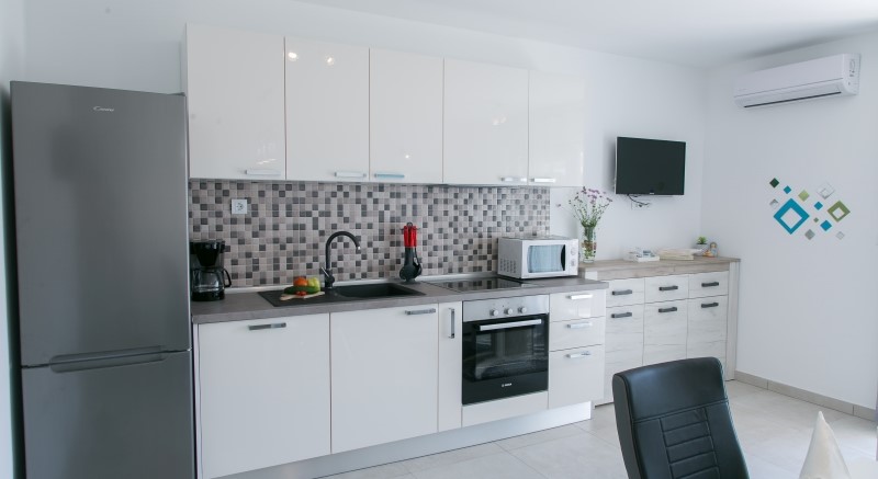 Apartments Navi - Apartment 2 (4+2) Kitchen across living room